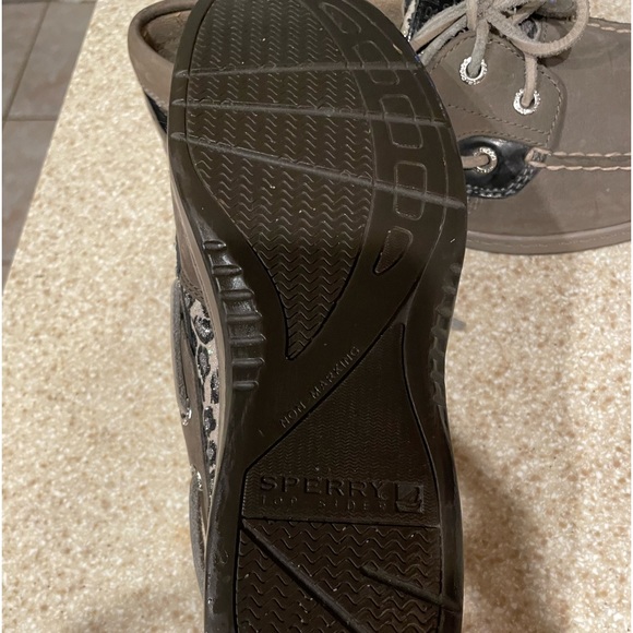 SperryTopsiders-NEWw/o tag-W9-grey-leopard skin-ADORABLE-smoke/pet free home - Picture 6 of 8